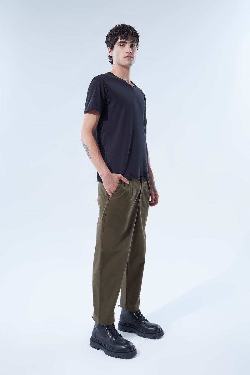 REMERA-MAN-V-NEGRA-TL-PANTALON-NEW-CLASSIC-VERDE_0692