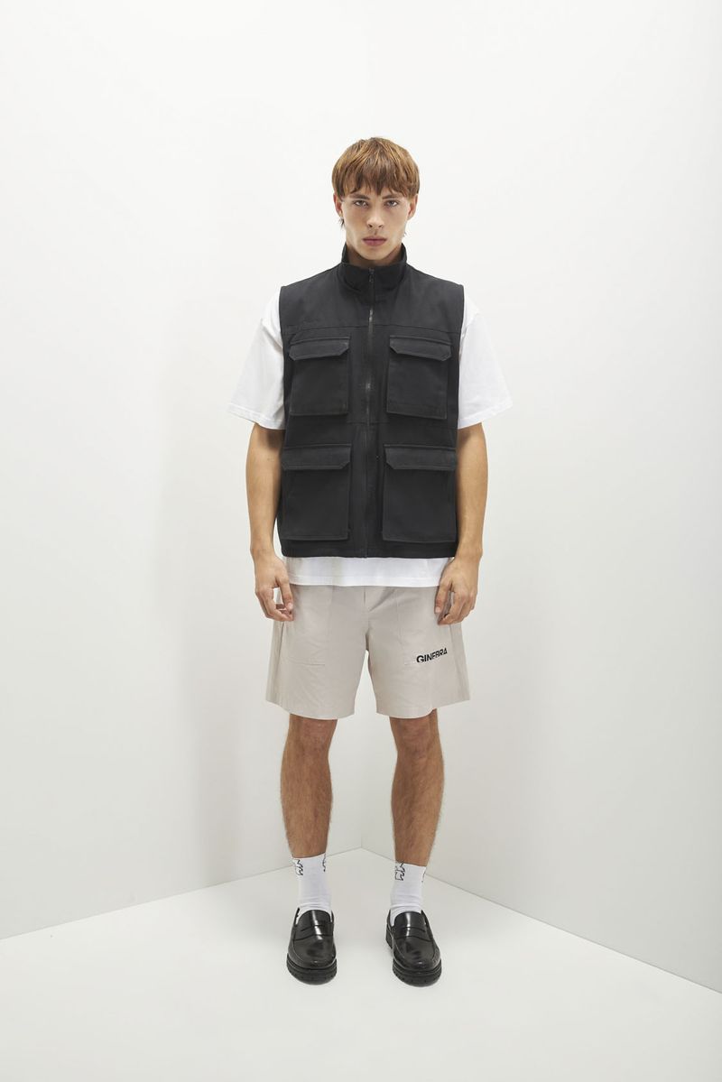 CHALECO-TECHNO-NATURE-NEGRO---BERMUDA-TECHNO-NATURE-BEIGE-TL-2.png.jpg