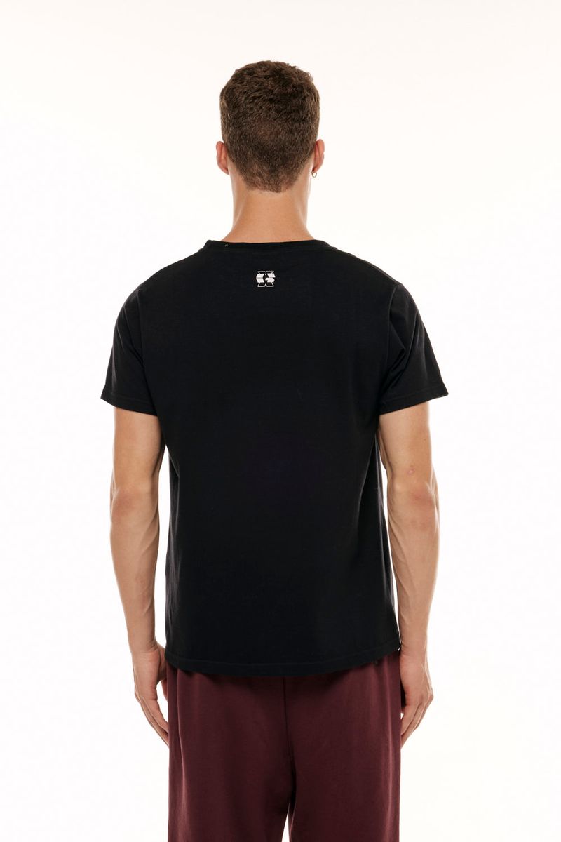 Remera-Graffic