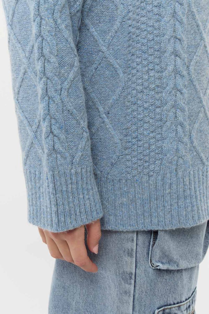 Sweater-Logan