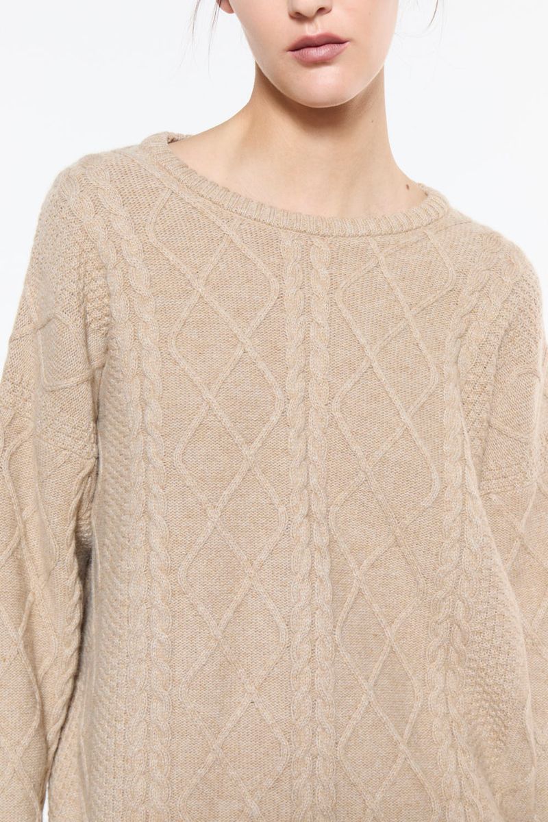 Sweater-Logan