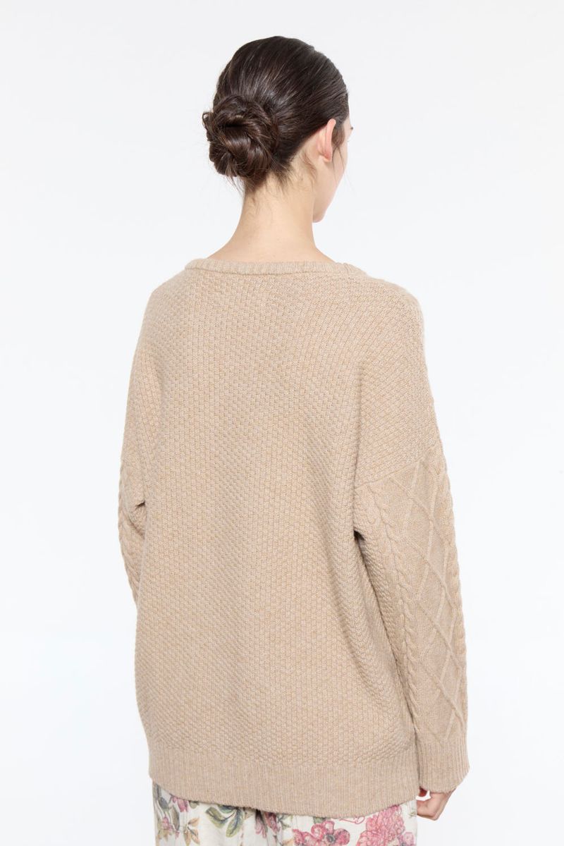 Sweater-Logan